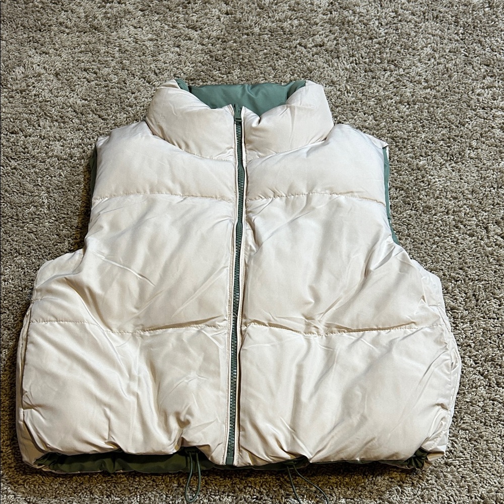 Reversible Puffer Vest in Cream and Green